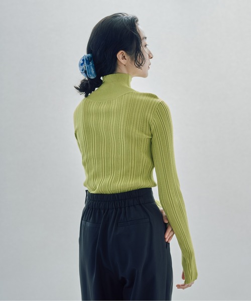 INSIIS(インシス)の「ランダムリブハイネックニット(ニット/セーター・レディース・ブラック/ブルー/グリーン・フリー)」の21枚目の写真