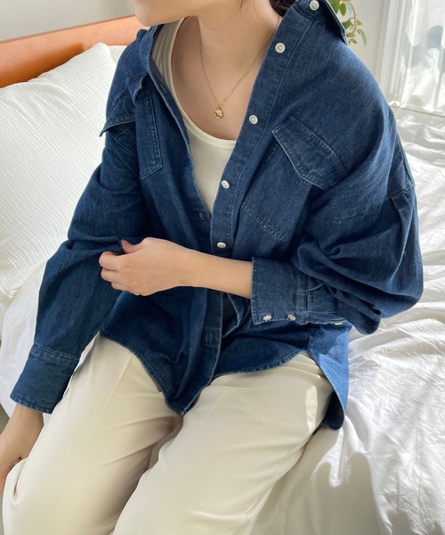 LOWRYS FARM(ローリーズファーム)の「オーバーデニムシャツロングスリーブ 176297(シャツ/ブラウス・レディース・ネイビー/ブルー・FREE)」の14枚目の写真