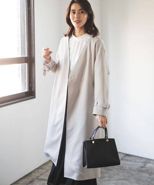 LEPSIM（レプシィム）の「きれいめノーカラーコート　169067（ノーカラーコート・レディース・グレイッシュベージュ/ブラック・FREE）」の2枚目の写真