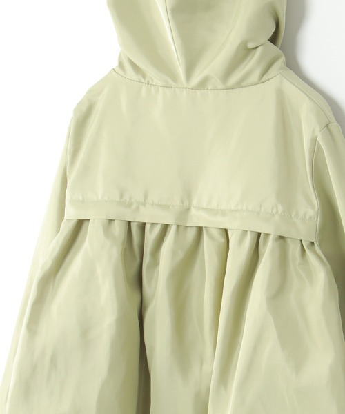 ikka（イッカ）の「サテンフレアマウンテンパーカー（120~160cm）（マウンテンパーカー・キッズ・グリーン/ピンク系その他・120/130/140/150/160）」の6枚目の写真