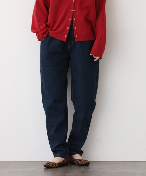 atONE(アットワン)の「atONE ウエストゴムテーパードデニムパンツ(デニムパンツ・レディース・ブルー/ワンウォッシュ/ネイビー・M/LL/L/3L/4L)」の1枚目の写真