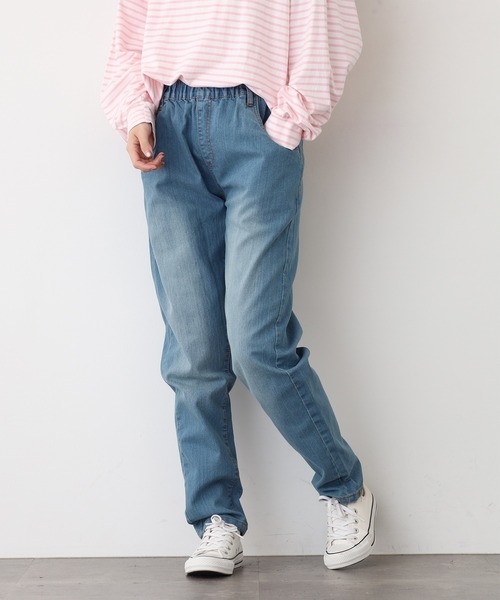 atONE(アットワン)の「atONE ウエストゴムテーパードデニムパンツ(デニムパンツ・レディース・ブルー/ワンウォッシュ/ネイビー・M/LL/L/3L/4L)」の3枚目の写真