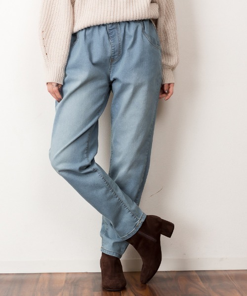 atONE(アットワン)の「atONE ウエストゴムテーパードデニムパンツ(デニムパンツ・レディース・ブルー/ワンウォッシュ/ネイビー・M/LL/L/3L/4L)」の14枚目の写真