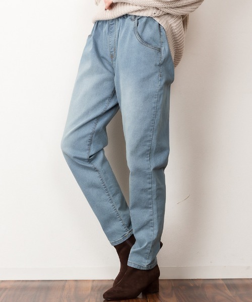 atONE(アットワン)の「atONE ウエストゴムテーパードデニムパンツ(デニムパンツ・レディース・ブルー/ワンウォッシュ/ネイビー・M/LL/L/3L/4L)」の16枚目の写真