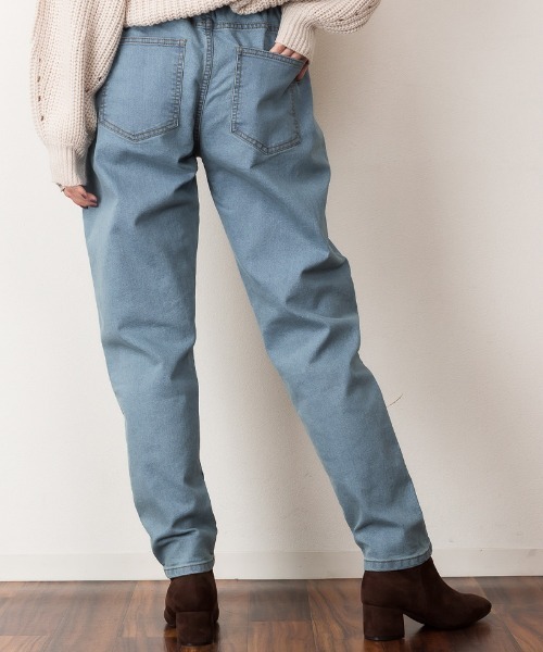 atONE(アットワン)の「atONE ウエストゴムテーパードデニムパンツ(デニムパンツ・レディース・ブルー/ワンウォッシュ/ネイビー・M/LL/L/3L/4L)」の17枚目の写真