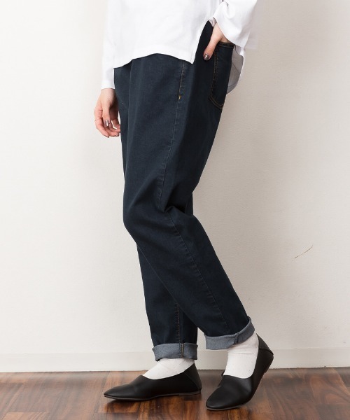 atONE(アットワン)の「atONE ウエストゴムテーパードデニムパンツ(デニムパンツ・レディース・ブルー/ワンウォッシュ/ネイビー・M/LL/L/3L/4L)」の21枚目の写真