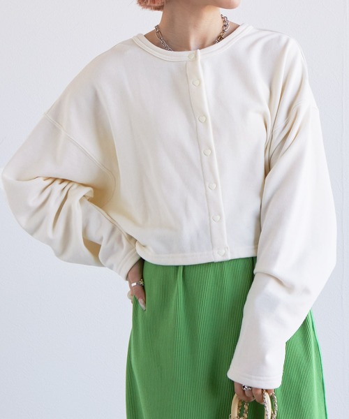 w closet(ダブルクローゼット)の「ハートボタンショート丈カーディガン(カーディガン/ボレロ・レディース・ブラック/サックスブルー/ピンク/ライム/アイボリー/ブラック×ホワイト・FREE)」の1枚目の写真