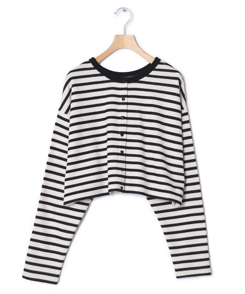 w closet(ダブルクローゼット)の「ハートボタンショート丈カーディガン(カーディガン/ボレロ・レディース・ブラック/サックスブルー/ピンク/ライム/アイボリー/ブラック×ホワイト・FREE)」の19枚目の写真