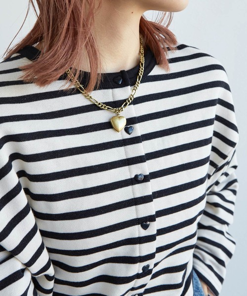 w closet(ダブルクローゼット)の「ハートボタンショート丈カーディガン(カーディガン/ボレロ・レディース・ブラック/サックスブルー/ピンク/ライム/アイボリー/ブラック×ホワイト・FREE)」の13枚目の写真