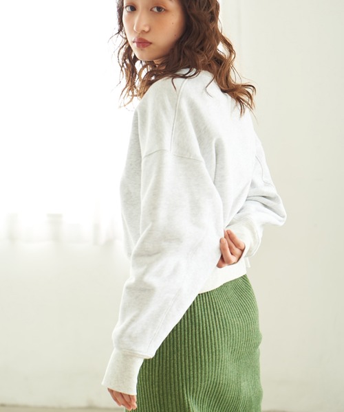 LASHIKU(ラシク)の「【LASHIKU】刺繍ロゴスウェット(スウェット・レディース・ライトグレー/ブラウン/ブラック・FREE)」の5枚目の写真
