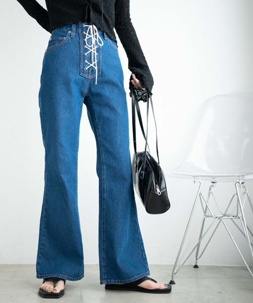 WEGO（ウィゴー）の「WEGO/レースアップフレアパンツ（デニムパンツ・レディース・インディゴブルー/ライトインディゴブルー・SMALL/MEDIUM）」の2枚目の写真