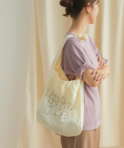 URBAN RESEARCH DOORS(アーバンリサーチドアーズ)の「20周年ロゴプリントショルダーバッグ(ショルダーバッグ・メンズ・チャコールグレー/オフホワイト/パープル/ブラック・-)」の19枚目の写真