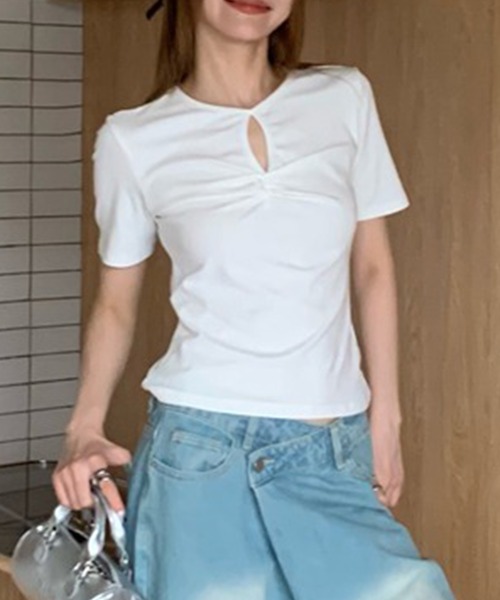 LYEON(リヨン)の「ねじりスリットトップス(Tシャツ/カットソー・レディース・ホワイト/ブラウン・FREE)」の8枚目の写真