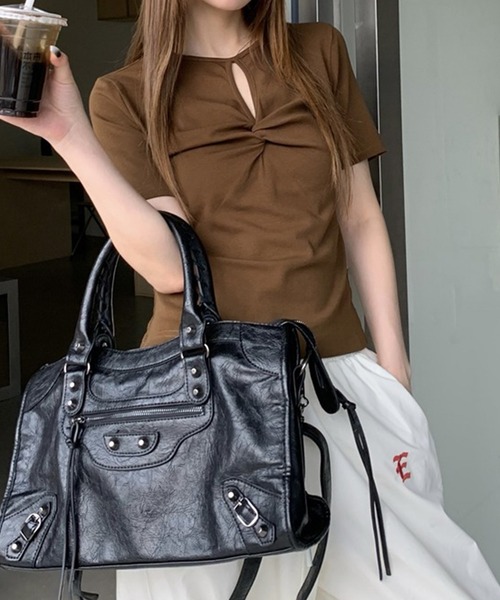 LYEON(リヨン)の「ねじりスリットトップス(Tシャツ/カットソー・レディース・ホワイト/ブラウン・FREE)」の12枚目の写真