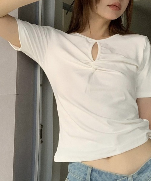 LYEON(リヨン)の「ねじりスリットトップス(Tシャツ/カットソー・レディース・ホワイト/ブラウン・FREE)」の4枚目の写真