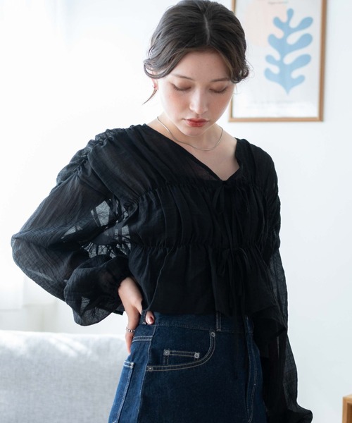 WEGO（ウィゴー）の「WEGO/シャーリングシアーブラウス（シャツ/ブラウス・レディース・ブラック/オフホワイト・FREE）」の13枚目の写真