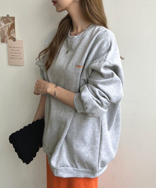 Futier land（フューティアランド）の「さりげないロゴが目を惹いてカワイイ！バック刺繍ロゴBIGトレーナー（スウェット・レディース・ネイビー/グレー/ホワイト/パープル・FREE）」の12枚目の写真