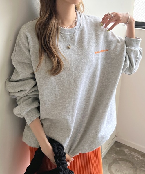 Futier land（フューティアランド）の「さりげないロゴが目を惹いてカワイイ！バック刺繍ロゴBIGトレーナー（スウェット・レディース・ネイビー/グレー/ホワイト/パープル・FREE）」の14枚目の写真