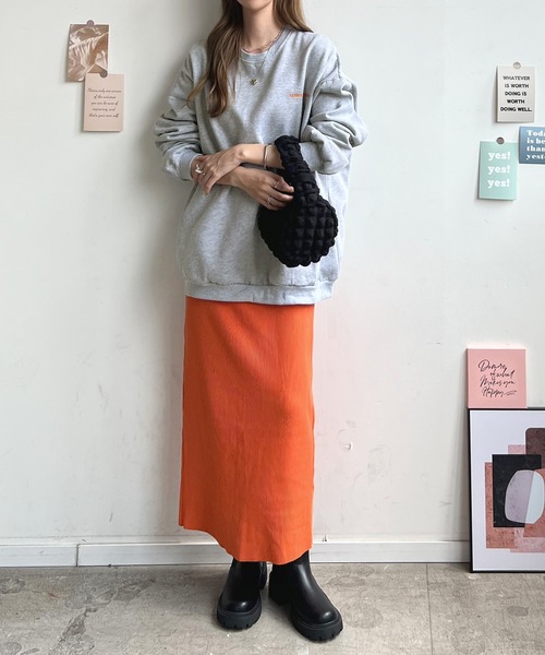 Futier land（フューティアランド）の「さりげないロゴが目を惹いてカワイイ！バック刺繍ロゴBIGトレーナー（スウェット・レディース・ネイビー/グレー/ホワイト/パープル・FREE）」の17枚目の写真