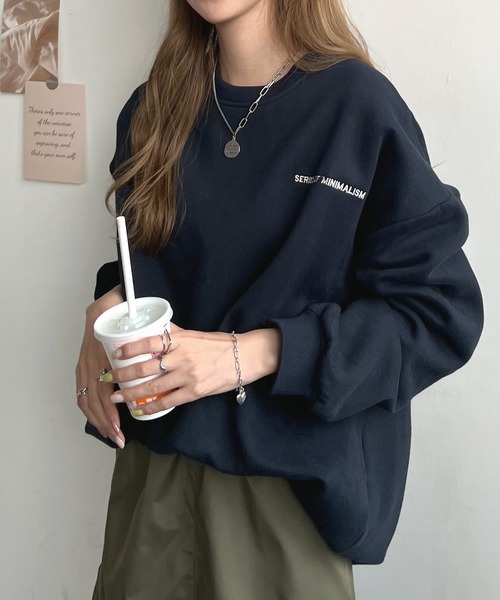 Futier land（フューティアランド）の「さりげないロゴが目を惹いてカワイイ！バック刺繍ロゴBIGトレーナー（スウェット・レディース・ネイビー/グレー/ホワイト/パープル・FREE）」の18枚目の写真