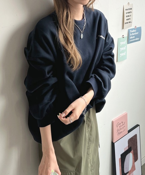 Futier land（フューティアランド）の「さりげないロゴが目を惹いてカワイイ！バック刺繍ロゴBIGトレーナー（スウェット・レディース・ネイビー/グレー/ホワイト/パープル・FREE）」の19枚目の写真