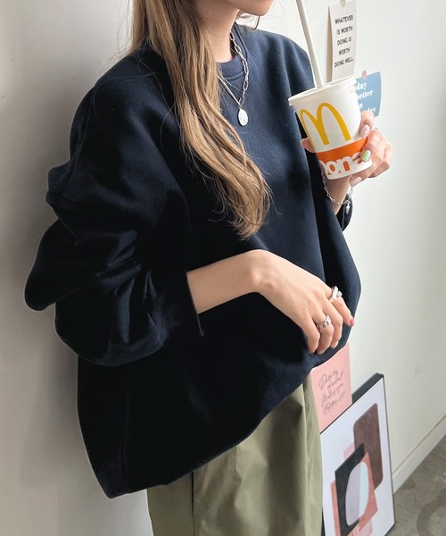 Futier land（フューティアランド）の「さりげないロゴが目を惹いてカワイイ！バック刺繍ロゴBIGトレーナー（スウェット・レディース・ネイビー/グレー/ホワイト/パープル・FREE）」の21枚目の写真