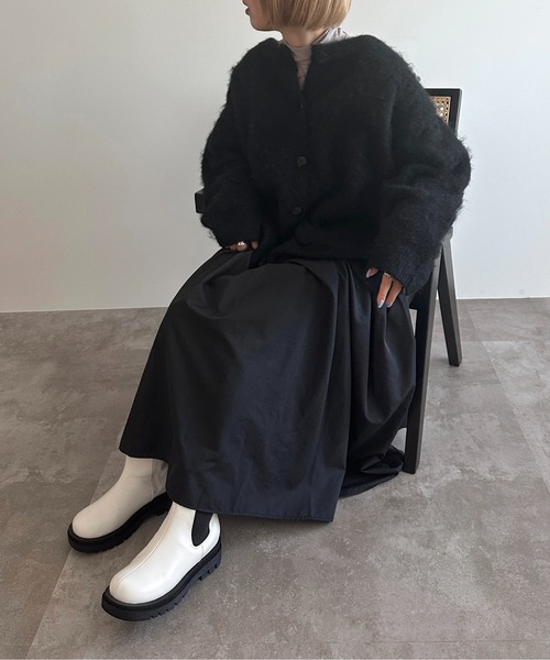 apres jour mignon(アプレジュールミニョン)の「サイドゴアブーツ【ZOZOTOWN限定アイテム】(ブーツ・レディース・オフホワイト/ブラック・SMALL/LARGE/MEDIUM/X-LARGE)」の4枚目の写真