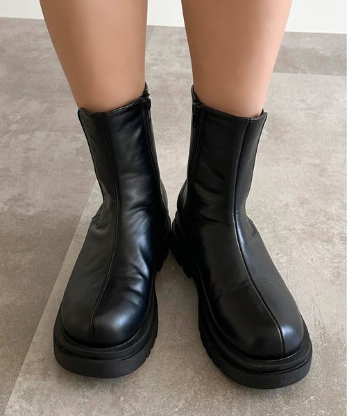 apres jour mignon(アプレジュールミニョン)の「サイドゴアブーツ【ZOZOTOWN限定アイテム】(ブーツ・レディース・オフホワイト/ブラック・SMALL/LARGE/MEDIUM/X-LARGE)」の6枚目の写真