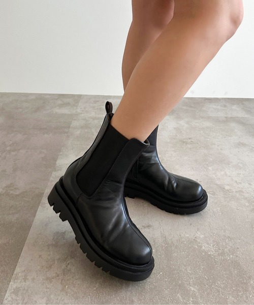 apres jour mignon(アプレジュールミニョン)の「サイドゴアブーツ【ZOZOTOWN限定アイテム】(ブーツ・レディース・オフホワイト/ブラック・SMALL/LARGE/MEDIUM/X-LARGE)」の8枚目の写真