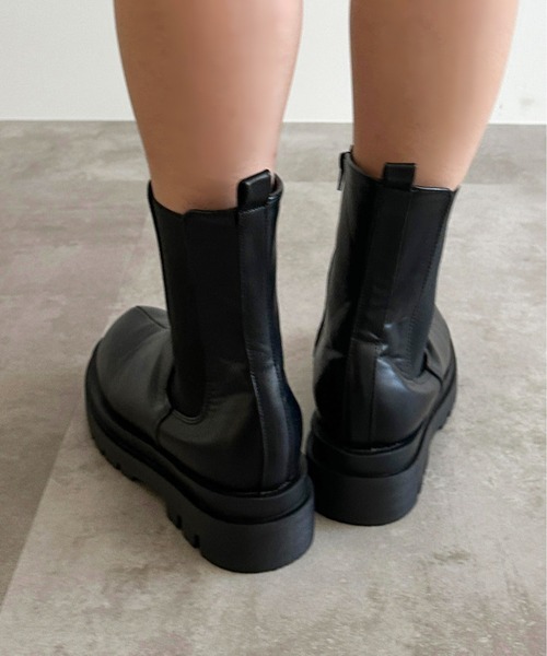 apres jour mignon(アプレジュールミニョン)の「サイドゴアブーツ【ZOZOTOWN限定アイテム】(ブーツ・レディース・オフホワイト/ブラック・SMALL/LARGE/MEDIUM/X-LARGE)」の9枚目の写真