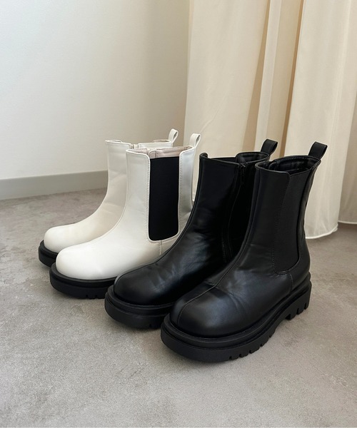 apres jour mignon(アプレジュールミニョン)の「サイドゴアブーツ【ZOZOTOWN限定アイテム】(ブーツ・レディース・オフホワイト/ブラック・SMALL/LARGE/MEDIUM/X-LARGE)」の10枚目の写真