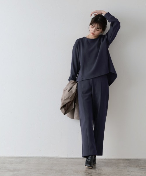 Pierrot(ピエロ)の「ペアスキンベロアセンターシームストレートパンツ(スラックス・レディース・ブラック/ネイビー/ベージュ系その他/アイボリー・L/M/PM)」の5枚目の写真