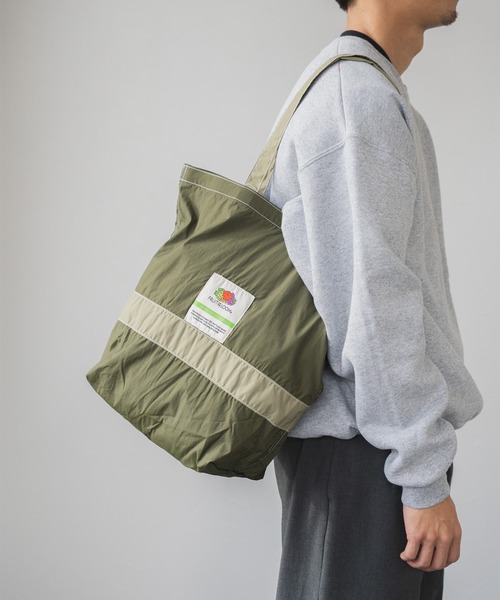 FRUIT OF THE LOOM（フルーツオブザルーム）の「NYLON TOTEBAG L / ナイロントートバッグ / カジュアル / デイリー / ジェンダーレス（トートバッグ・メンズ・ブラック/グリーン/レッド/グレー/ブルー/アイボリー/チャコールグレー/ピンク/ネイビー/杢グレー/ミント/バイオレット/オリーブ/カーキ/ブルーグレー・FREE）」の8枚目の写真