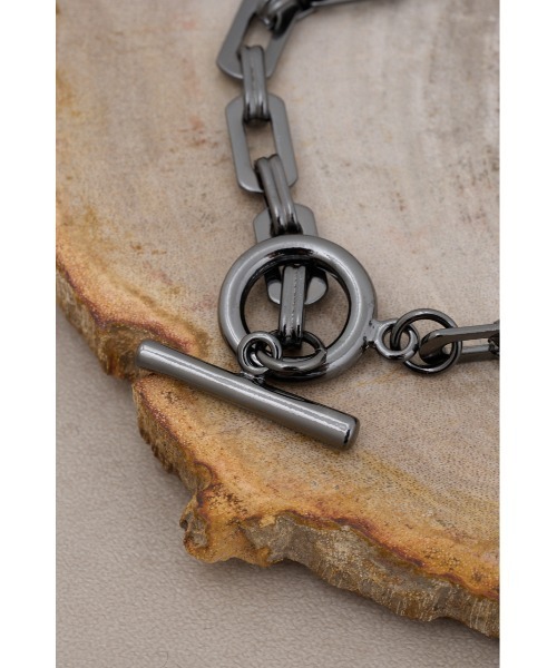 AZUL by moussy（アズールバイマウジー）の「スクエアチェーンブレスレット（ブレスレット・メンズ・シルバー/ブラック・FREE）」の5枚目の写真