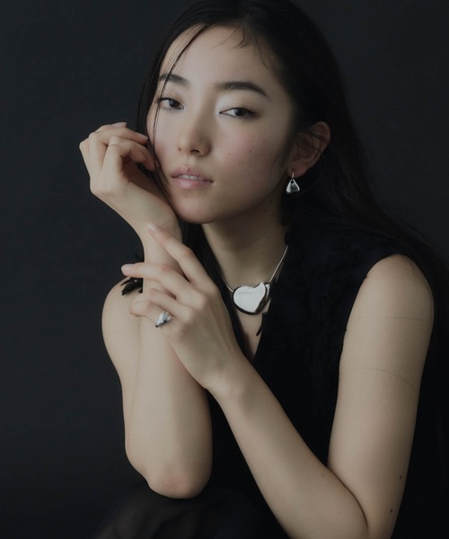 loni(ロニ)の「【金属アレルギー対応】Heart leaf mini pierce/ハートリーフミニピアス(ピアス(両耳用)・レディース・ゴールド/シルバー・FREE)」の4枚目の写真