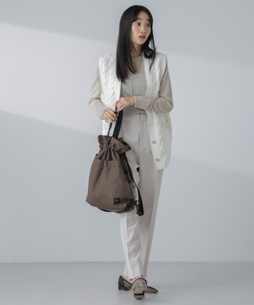 NANO universe(ナノユニバース)の「ラメシアーカットトップス(Tシャツ/カットソー・レディース・ブラック/ライトベージュ/ライム・S/M)」の16枚目の写真