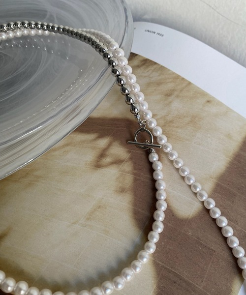 DouDou（ドゥドゥ）の「ロングボリュームチェーン×パールネックレス（ネックレス・レディース・シルバー・FREE）」の2枚目の写真