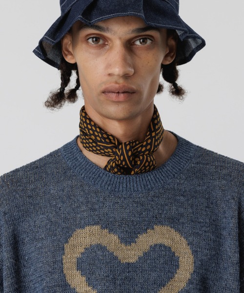SASQUATCHfabrix.(サスクワァッチファブリックス)の「Sasquatchfabrix./サスクワッチファブリックス/“PEACEFUL” SILK SCARF 24SS-GOA-002(バンダナ/スカーフ・メンズ・レッド/モスグリーン/ネイビー・F)」の4枚目の写真