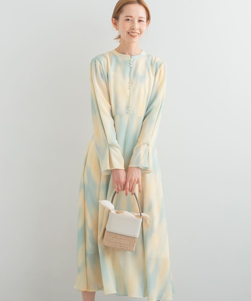 URBAN RESEARCH ROSSO WOMEN(アーバンリサーチ ロッソ)の「カラーグラデーションプリントワンピース(ワンピース・レディース・イエロー系その他/ブルー系その他・FREE)」の2枚目の写真