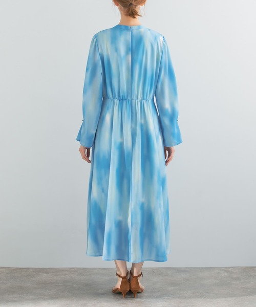 URBAN RESEARCH ROSSO WOMEN(アーバンリサーチ ロッソ)の「カラーグラデーションプリントワンピース(ワンピース・レディース・イエロー系その他/ブルー系その他・FREE)」の17枚目の写真