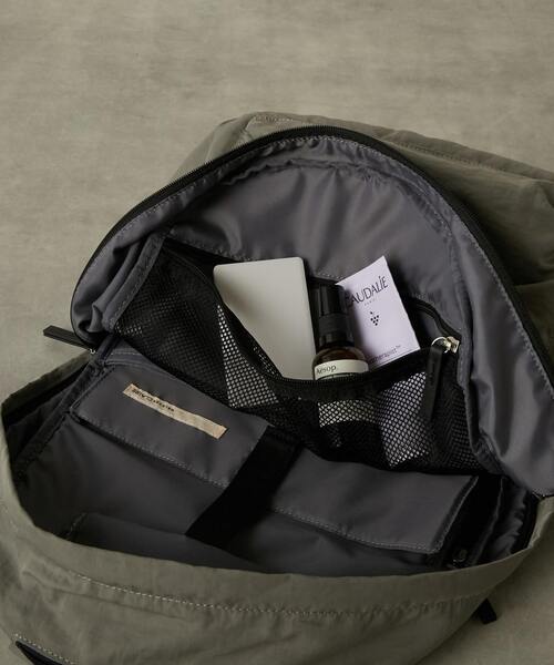 MELROSE claire（メルローズ クレール）の「撥水軽量！リニューアルした大人の12ポケットリュック（バックパック/リュック・レディース・グレー/ブラック/カーキ・FREE）」の10枚目の写真