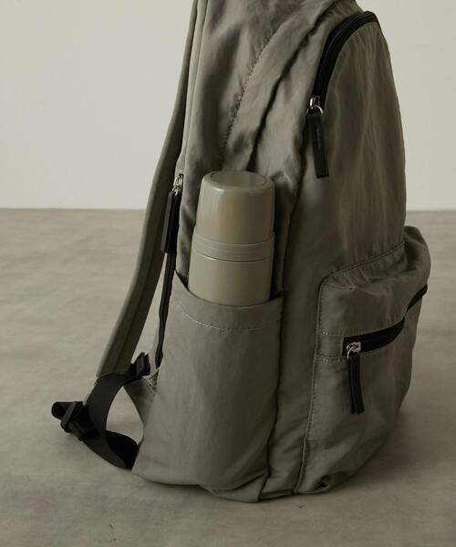 MELROSE claire（メルローズ クレール）の「撥水軽量！リニューアルした大人の12ポケットリュック（バックパック/リュック・レディース・グレー/ブラック/カーキ・FREE）」の15枚目の写真