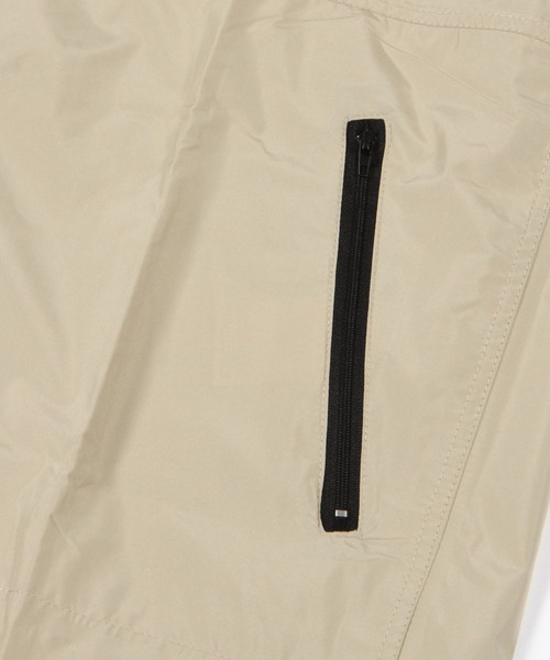 GLOBAL WORK（グローバルワーク）の「軽量畳めるレインコート/108774（レインコート/ポンチョ・レディース・ブラック/ベージュ・FREE）」の10枚目の写真