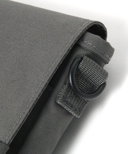 LAKOLE（ラコレ）の「ポータブルケース(A4) / 110446（PC・タブレットケース・レディース・アイボリー/チャコール・FREE）」の8枚目の写真