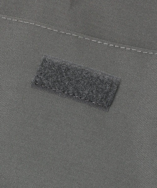 LAKOLE（ラコレ）の「ポータブルケース(A4) / 110446（PC・タブレットケース・レディース・アイボリー/チャコール・FREE）」の10枚目の写真