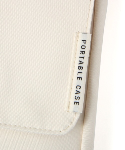 LAKOLE（ラコレ）の「ポータブルケース(A4) / 110446（PC・タブレットケース・レディース・アイボリー/チャコール・FREE）」の12枚目の写真