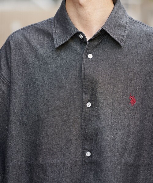 PUBLUX（パブリュクス）の「U.S.POLO ASSN./ユーエスポロアッスン 別注 ワンポイント刺繍デニムショートスリーブシャツ/デニムシャツ/ユニセックス(限定展開)（シャツ/ブラウス・メンズ・ブラック/サックスブルー/インディゴブルー・SMALL/MEDIUM/LARGE）」の11枚目の写真