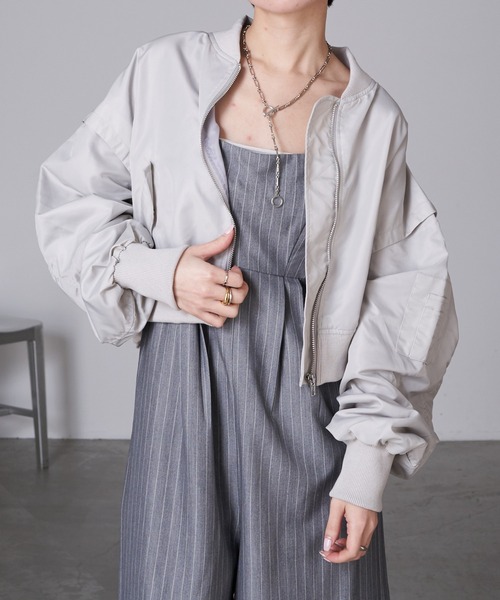 RAY CASSIN（レイカズン）の「ショート丈MA-1（MA-1・レディース・グレー/アイボリー/ブラック・FREE）」の3枚目の写真