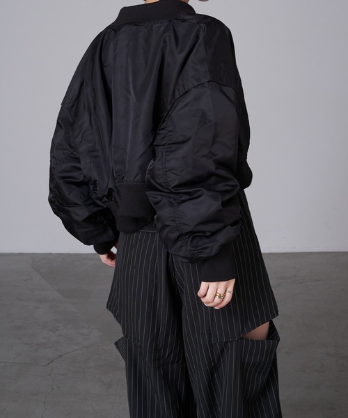 RAY CASSIN（レイカズン）の「ショート丈MA-1（MA-1・レディース・グレー/アイボリー/ブラック・FREE）」の19枚目の写真