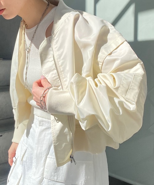 RAY CASSIN（レイカズン）の「ショート丈MA-1（MA-1・レディース・グレー/アイボリー/ブラック・FREE）」の6枚目の写真